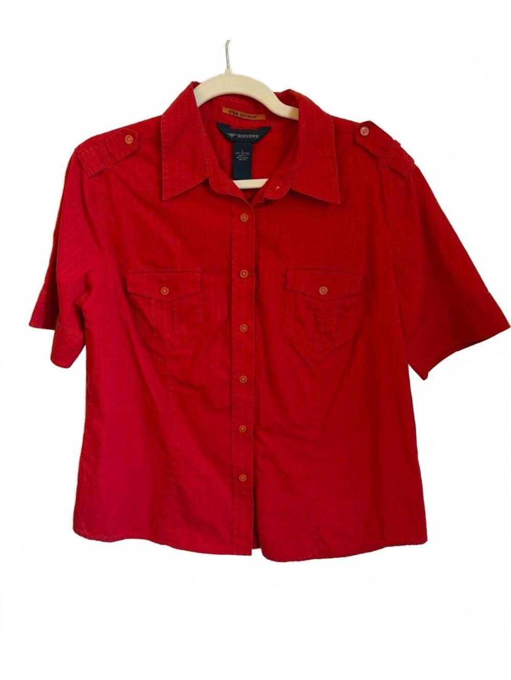Dockers Women's Size Large Red Short Sleeve Button-Up Stain Defender